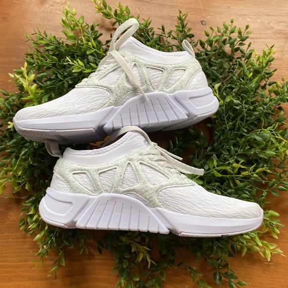 Fabletics Redondo Performance Sneaker White/Silver 6.5 - Picture 9 of 12